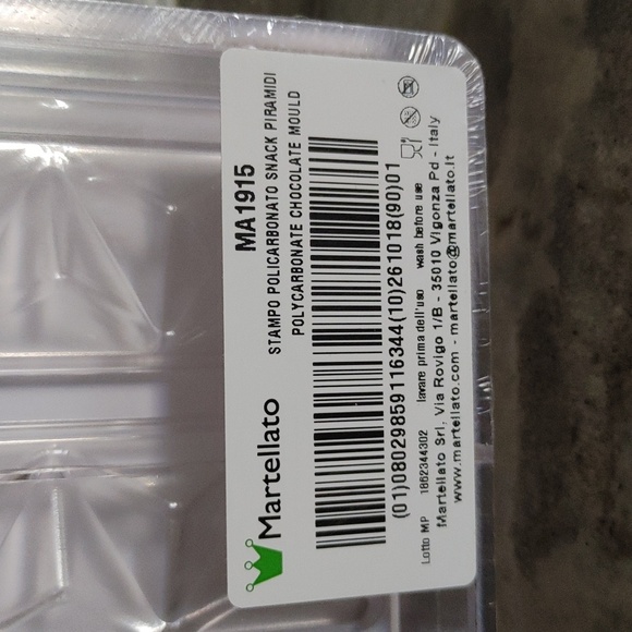 NWTs Martellato Snack Pyramid Molds - Picture 8 of 9